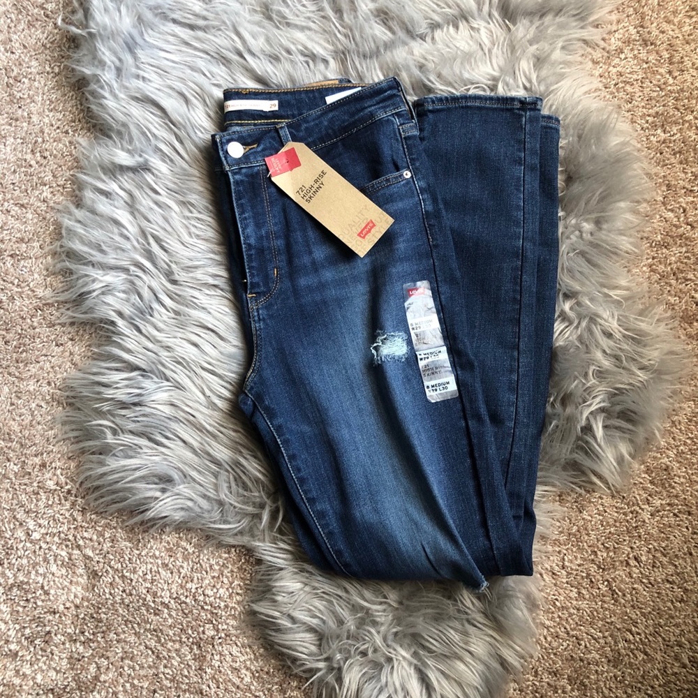 NWT Levi 721 High Rise Distressed Jeans Size 8